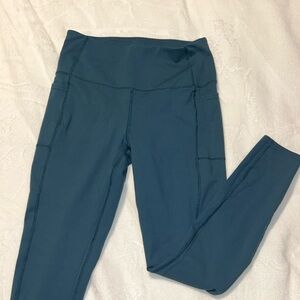 Sketchers athletic leggings with phone pocket on both legs